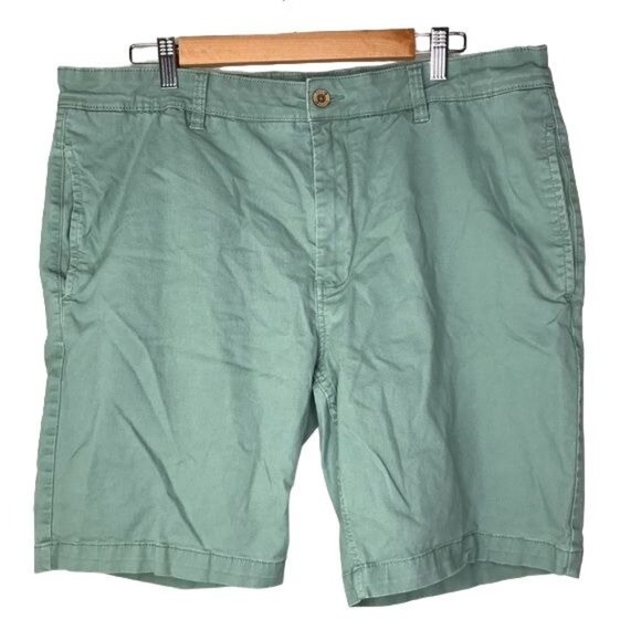 Taylor Vintage Other - Taylor vintage Mens light blue green shorts Connecticut fit 9 inch inseam 38